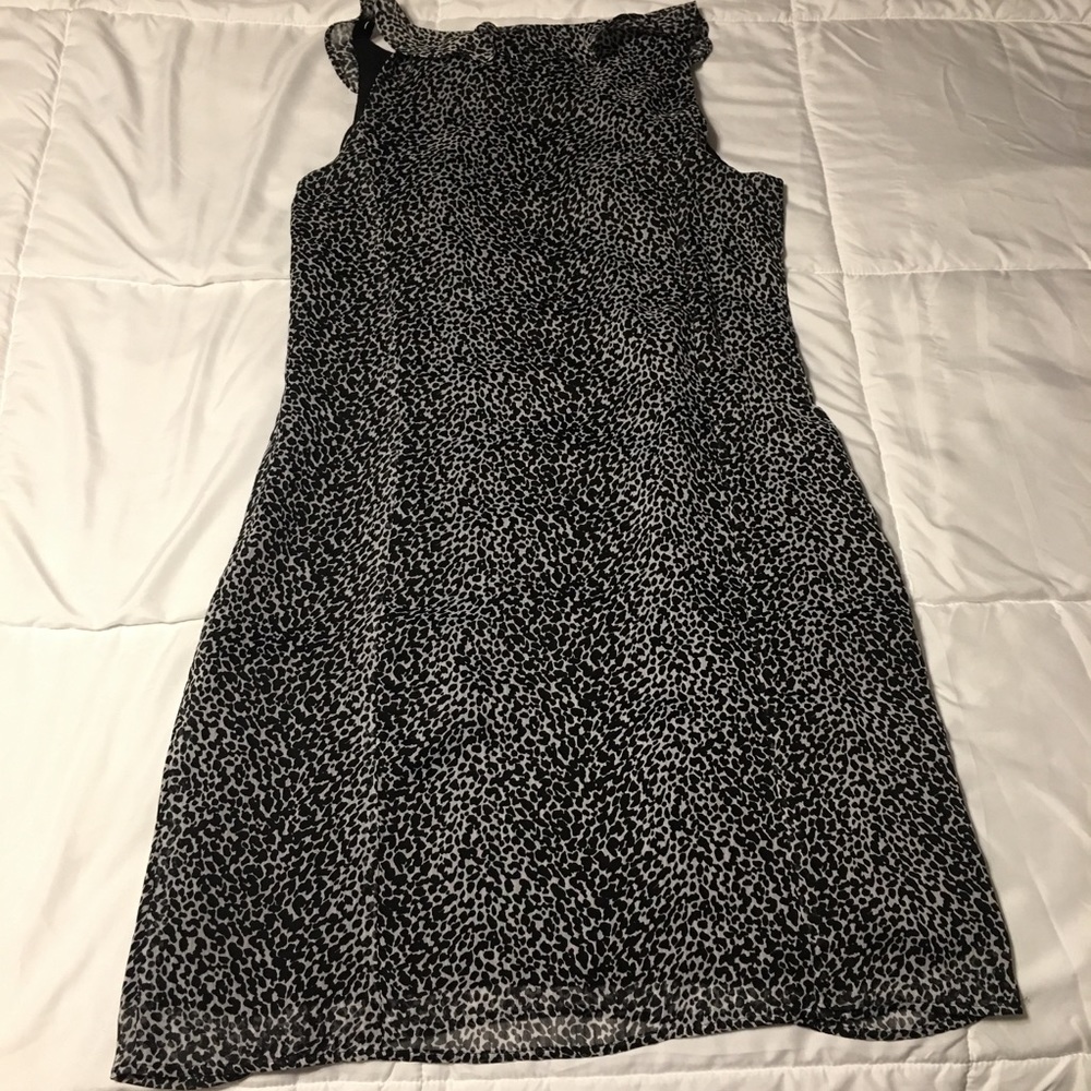 Dress - Picture 2 of 4